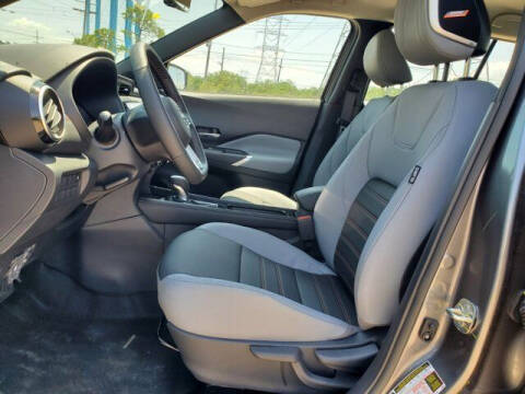 2023 Nissan Kicks SR