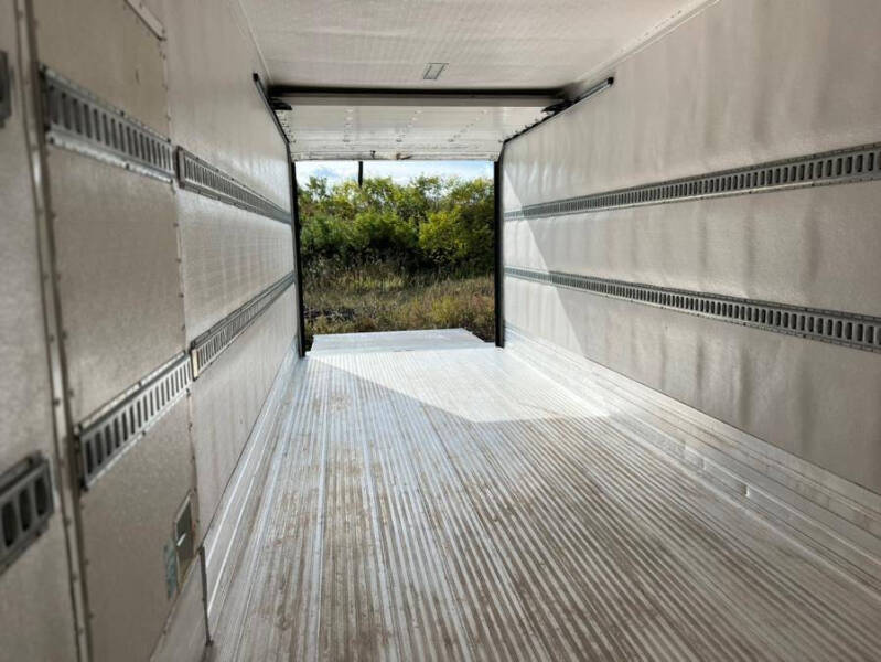 2020 Freightliner M2 106