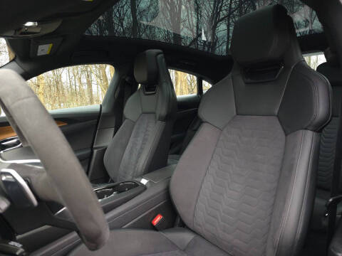 2023 Audi e-tron GT quattro Premium Plus