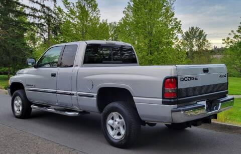 1999 Dodge Ram Pickup 1500 for sale at CLEAR CHOICE AUTOMOTIVE in Milwaukie OR