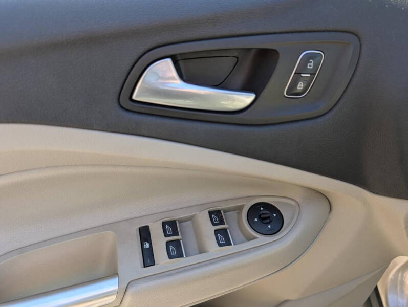 2017 Ford C-MAX Energi Titanium