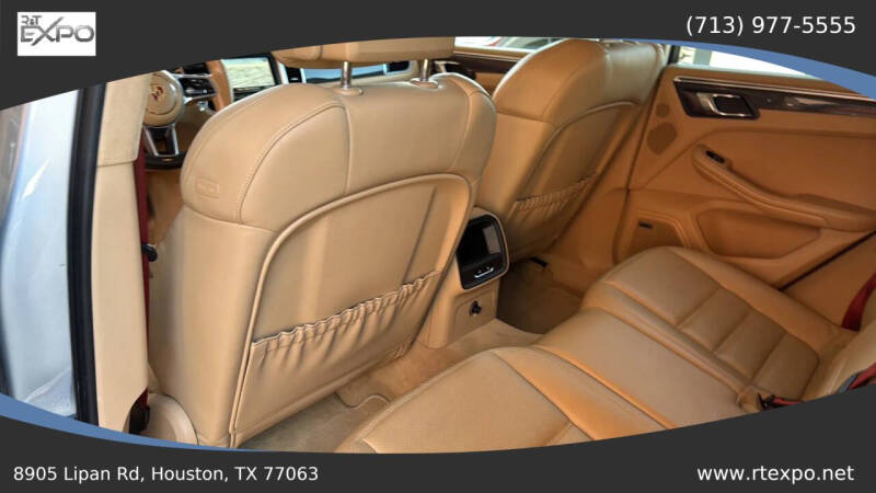 2015 Porsche Macan Turbo