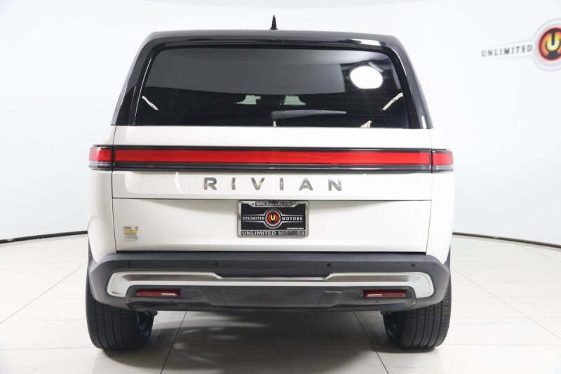 2022 Rivian R1S Launch Edition