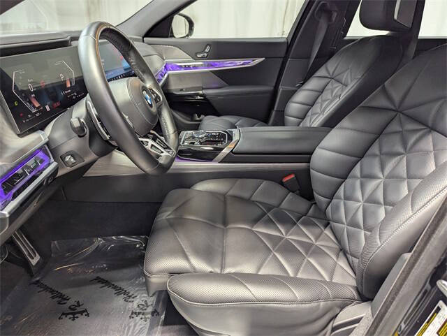 2023 BMW 7 Series 740i