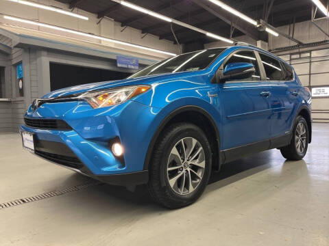 2017 Toyota RAV4 Hybrid XLE