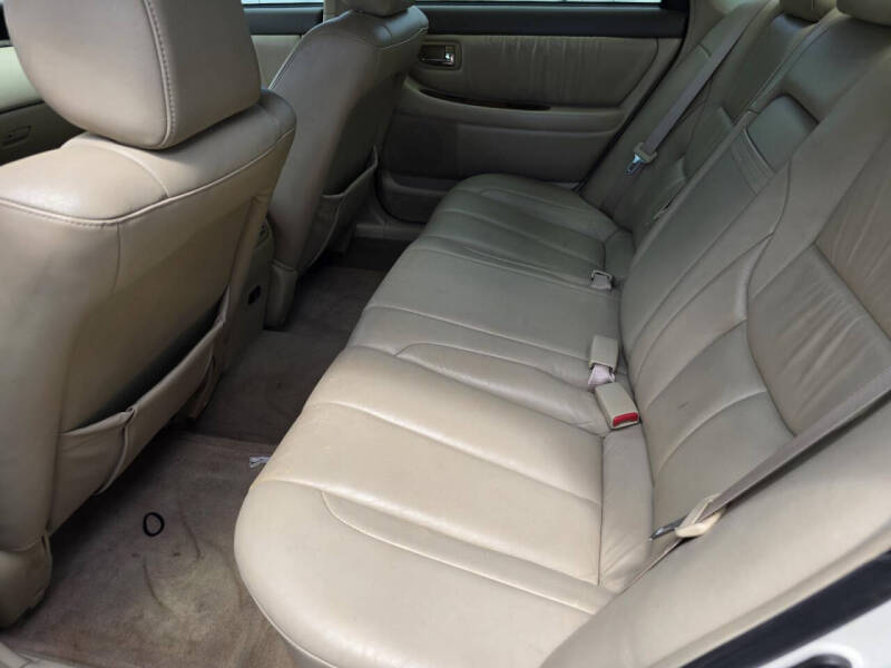 2002 Toyota Avalon XLS photo 11