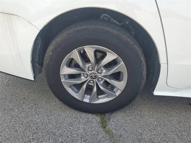 2022 Toyota Sienna LE 8-Passenger