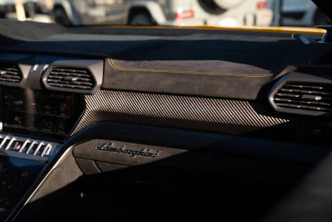 2024 Lamborghini Urus Performante