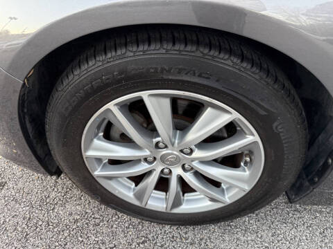 2015 Infiniti Q50 Premium