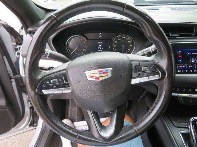 2020 Cadillac XT4 Premium Luxury