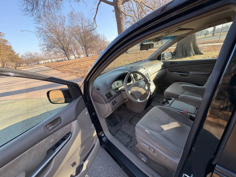 2009 Toyota Sienna LE 7-Passenger