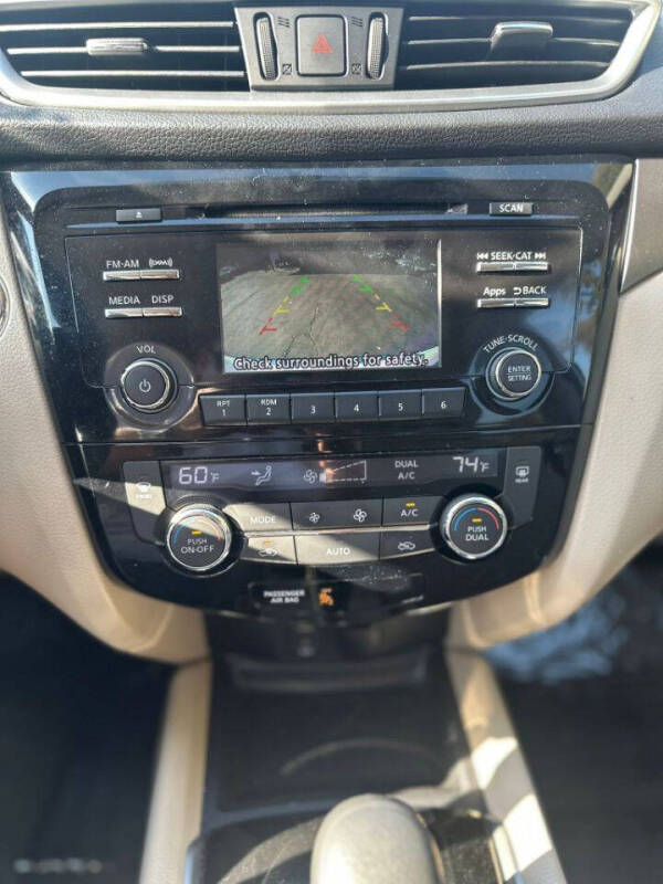2016 Nissan Rogue SV
