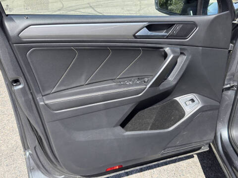 2022 Volkswagen Tiguan SE R-Line Black