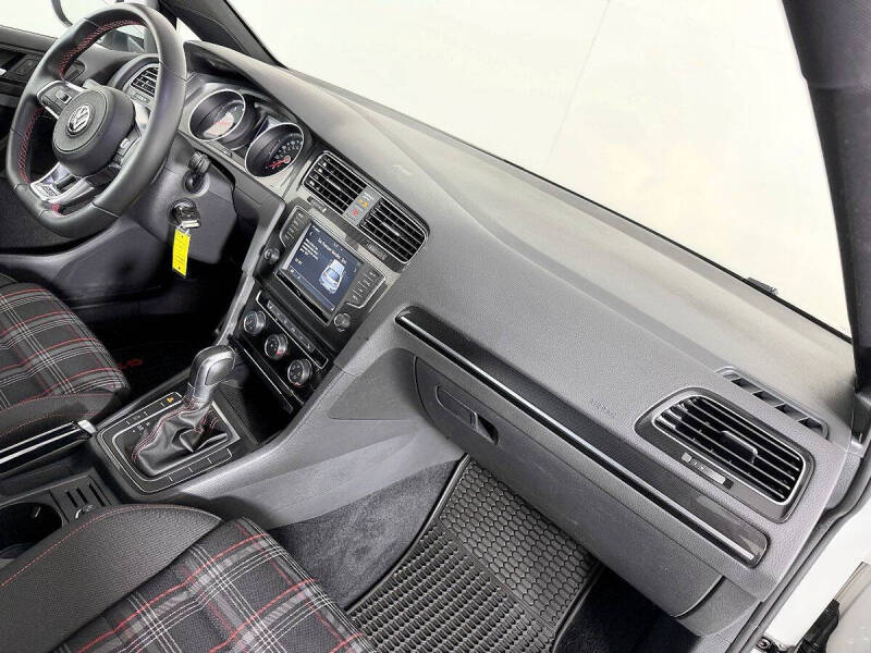 2017 Volkswagen Golf GTI S