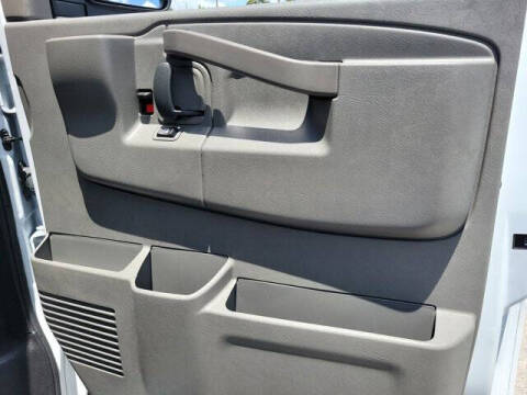2025 Chevrolet Express LT 3500