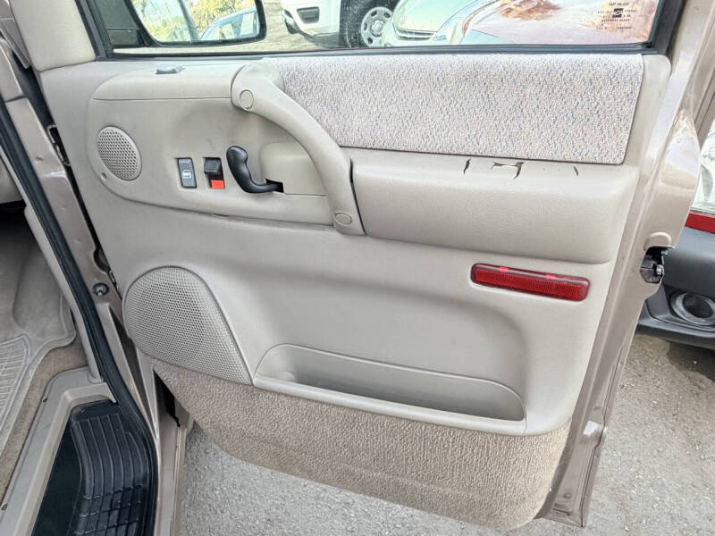 2001 Chevrolet Astro LS