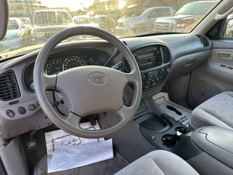 2005 Toyota Sequoia SR5