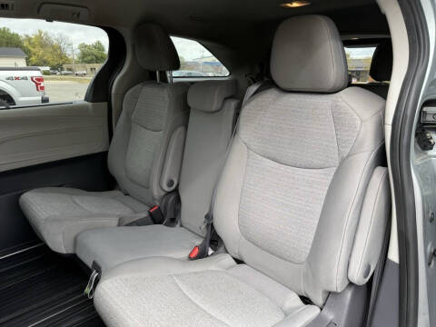2021 Toyota Sienna LE 8-Passenger