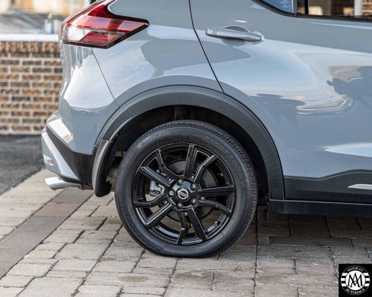 2021 Nissan Kicks SR