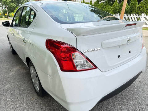 2018 Nissan Versa SV
