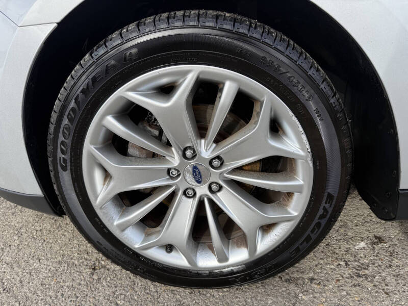 2017 Ford Taurus Limited