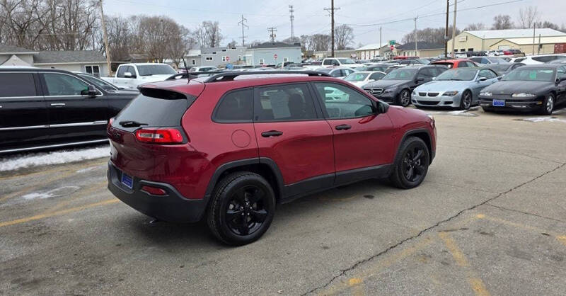 2017 Jeep Cherokee Sport