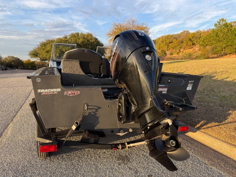 2018 Tracker TARGA V18 W/T