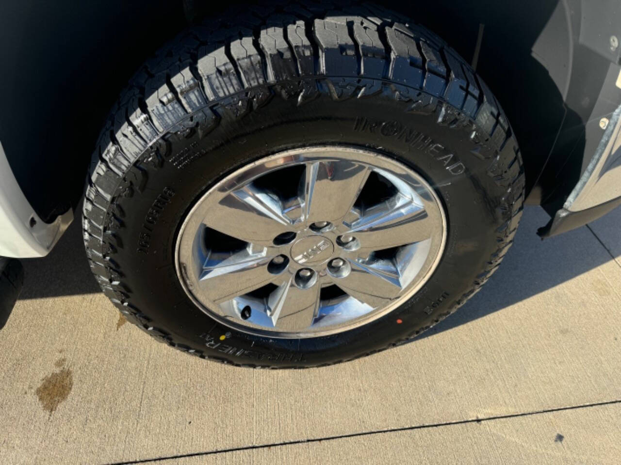 2013 GMC Sierra 1500 for sale at Illinois Auto Wholesalers in Tolono, IL