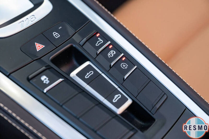 2023 Porsche 718 Boxster S