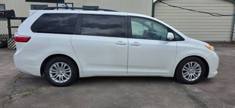 2015 Toyota Sienna XLE 8-Passenger