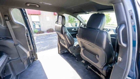 2022 Chrysler Pacifica Touring L