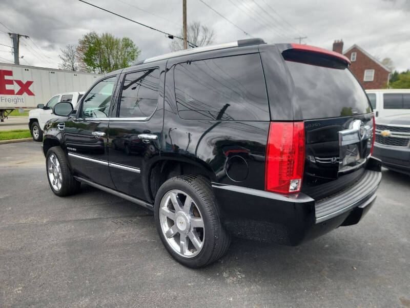 2011 Cadillac Escalade Premium