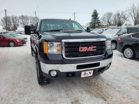 2011 GMC Sierra 2500HD for sale at J & S Auto Sales in Thompson ND