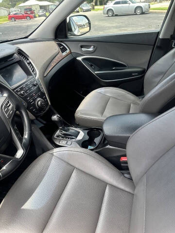 2017 Hyundai Santa Fe SE