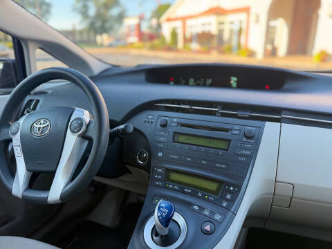 2011 Toyota Prius Three