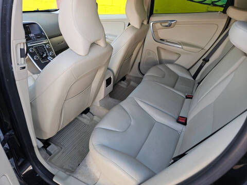 2016 Volvo XC60 T5 Drive-E Premier