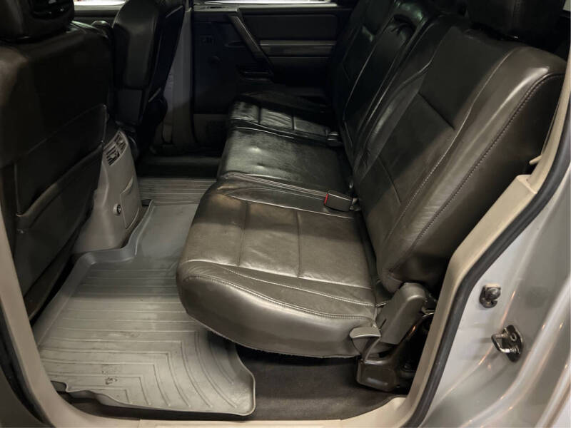 2004 Nissan Titan LE