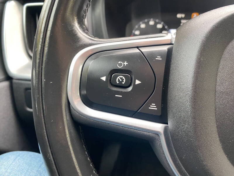 2018 Volvo XC60 T5 Momentum