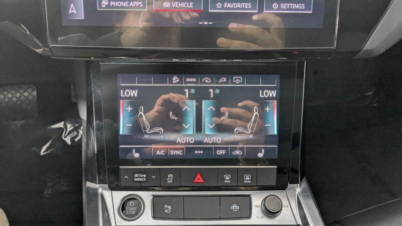 2021 Audi e-tron quattro Premium