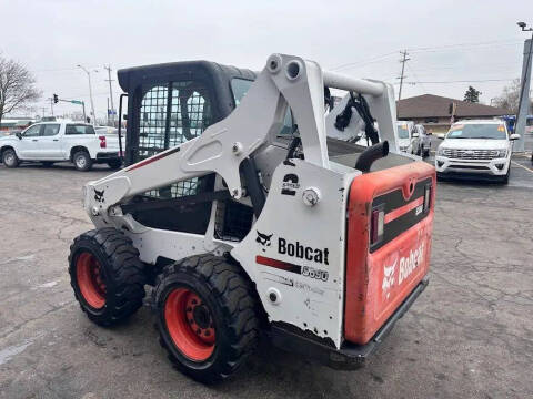 2014 Bobcat S590 TWO SPEED SKID STEER LOAD