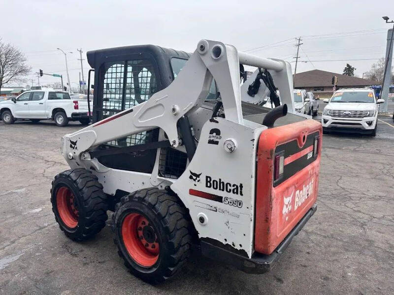 2014 Bobcat S590 TWO SPEED SKID STEER LOAD