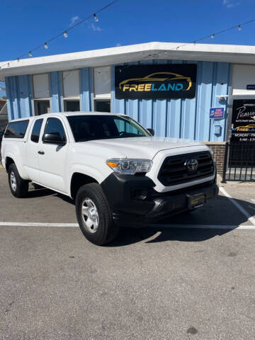 2018 Toyota Tacoma for sale at Freeland LLC in Waukesha WI