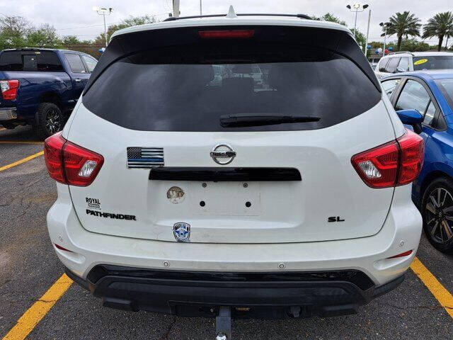 2019 Nissan Pathfinder SL
