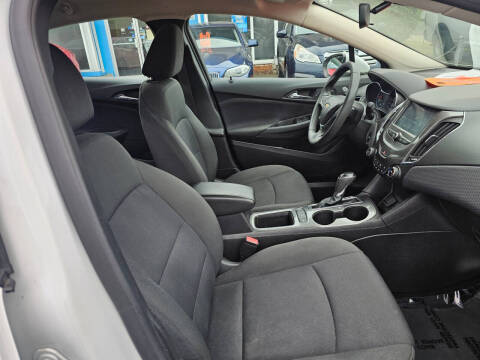 2017 Chevrolet Cruze LT Auto