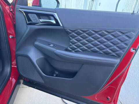 2025 Mitsubishi Outlander PHEV SEL