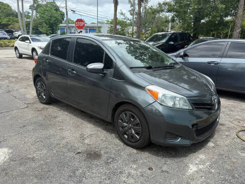 2014 Toyota Yaris 3-Door LE