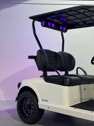 2025 E-Z-GO RXV ELiTE