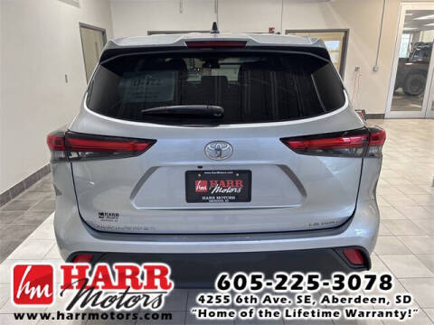 2022 Toyota Highlander LE