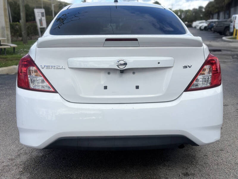 2017 Nissan Versa 1.6 SV