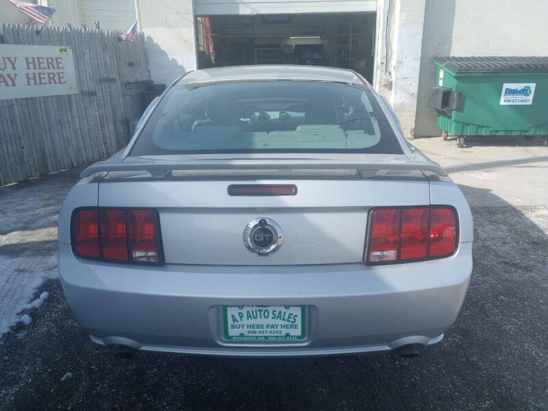 2006 Ford Mustang GT Deluxe photo 18